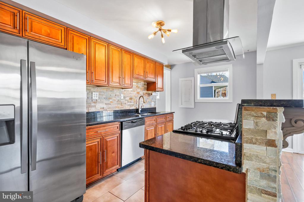 1000 8TH STREET