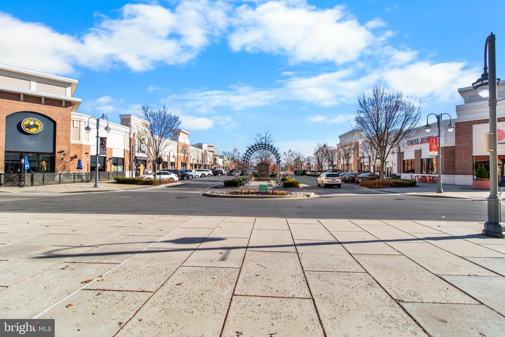 1000 8TH STREET