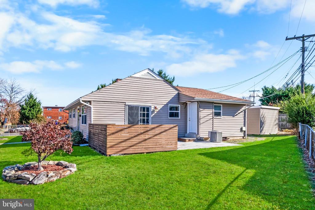 1000 8TH STREET