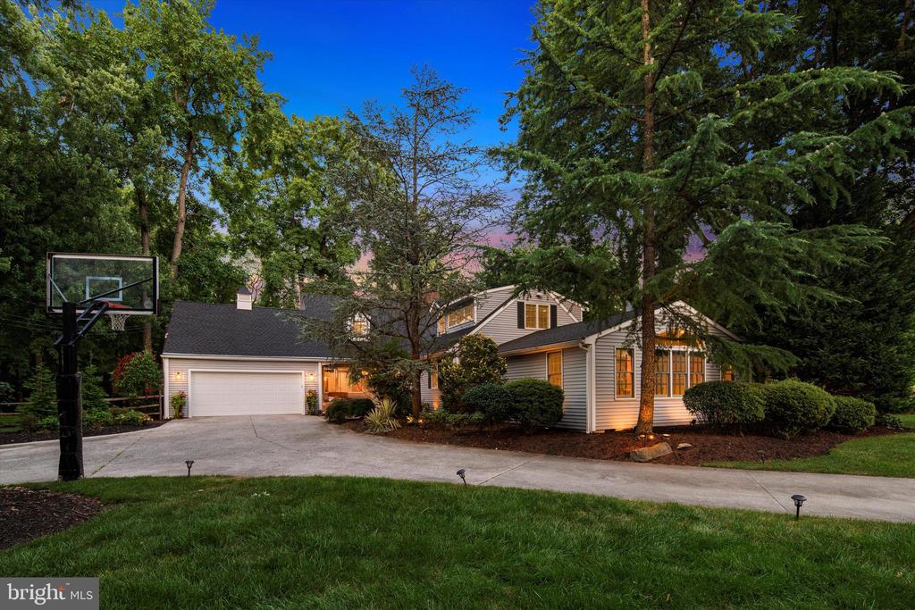 711 Lippincott Ave