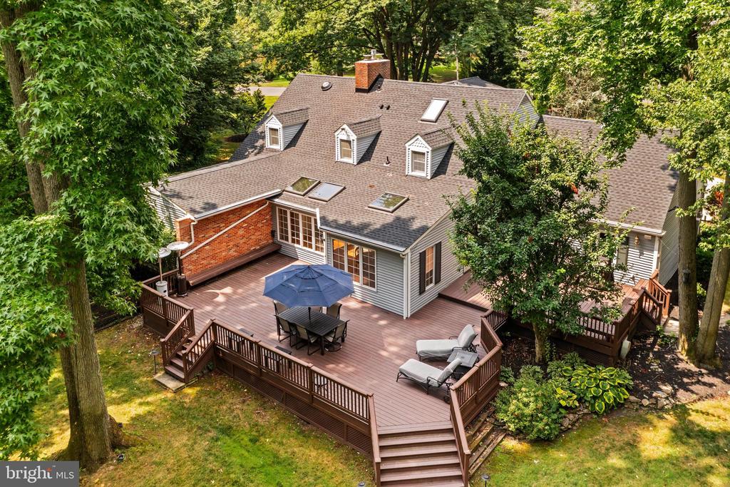 711 Lippincott Ave