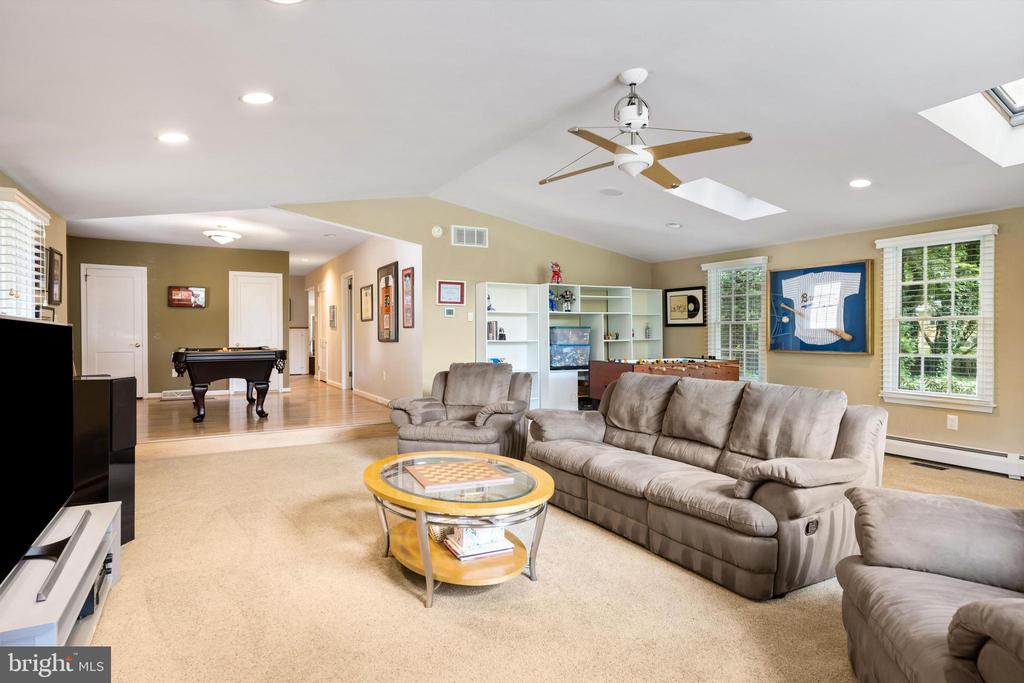 711 Lippincott Ave