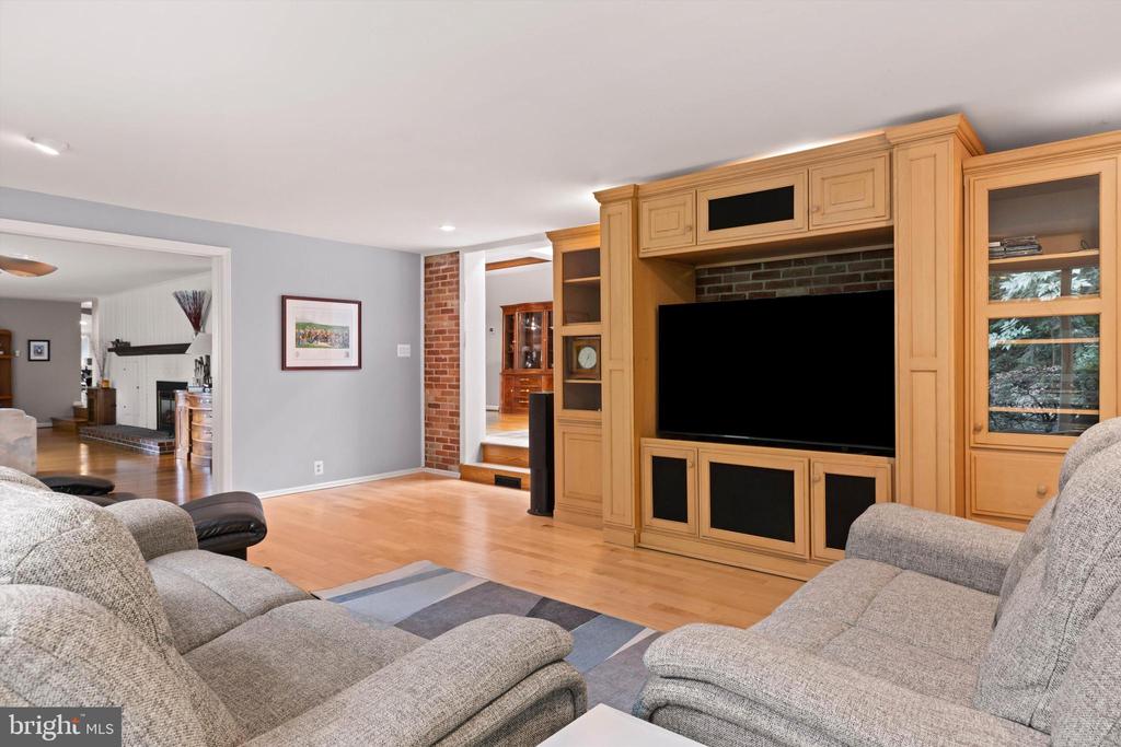 711 Lippincott Ave