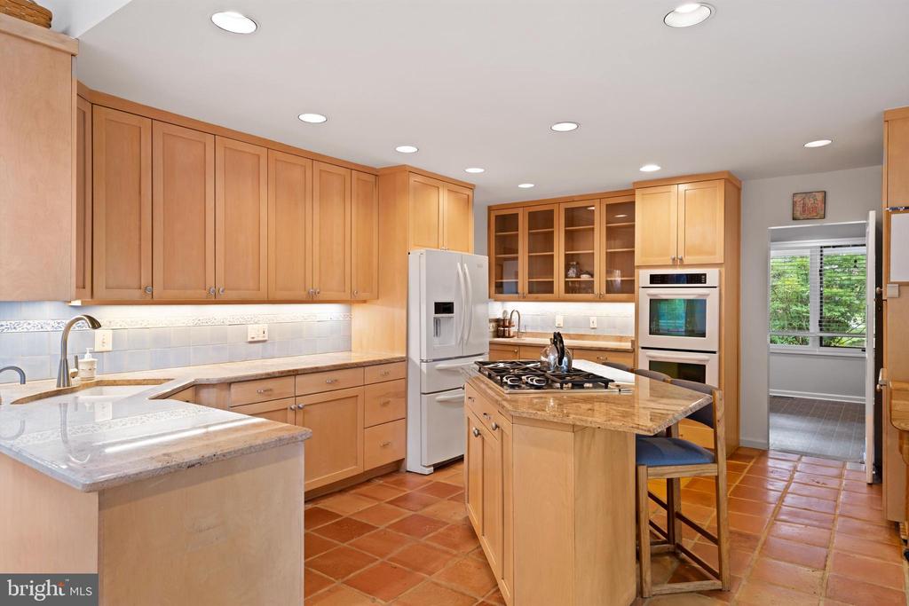 711 Lippincott Ave