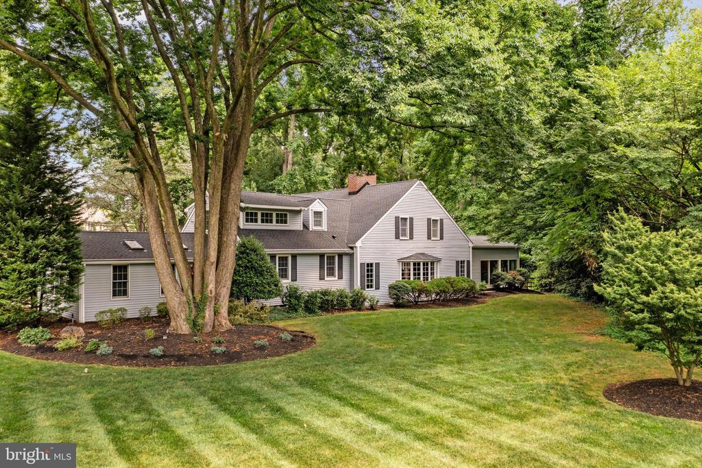 711 Lippincott Ave