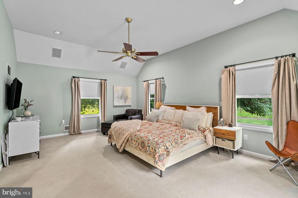 42 HARBOURTON WOODSVILLE
