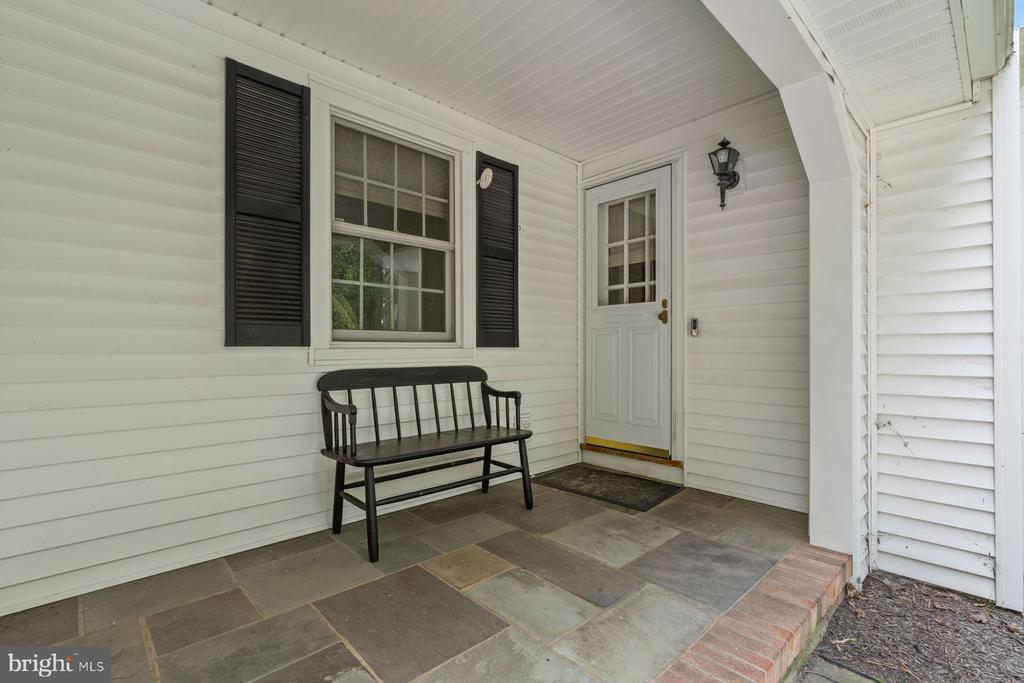 42 HARBOURTON WOODSVILLE