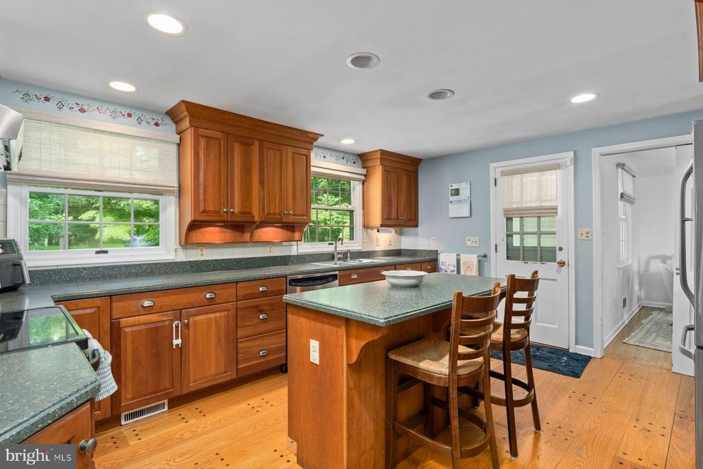 42 HARBOURTON WOODSVILLE