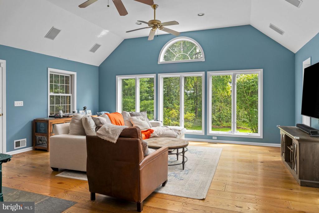 42 HARBOURTON WOODSVILLE