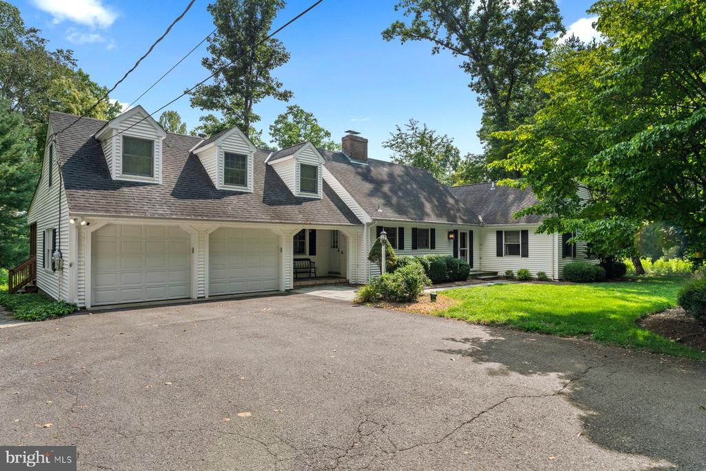42 HARBOURTON WOODSVILLE