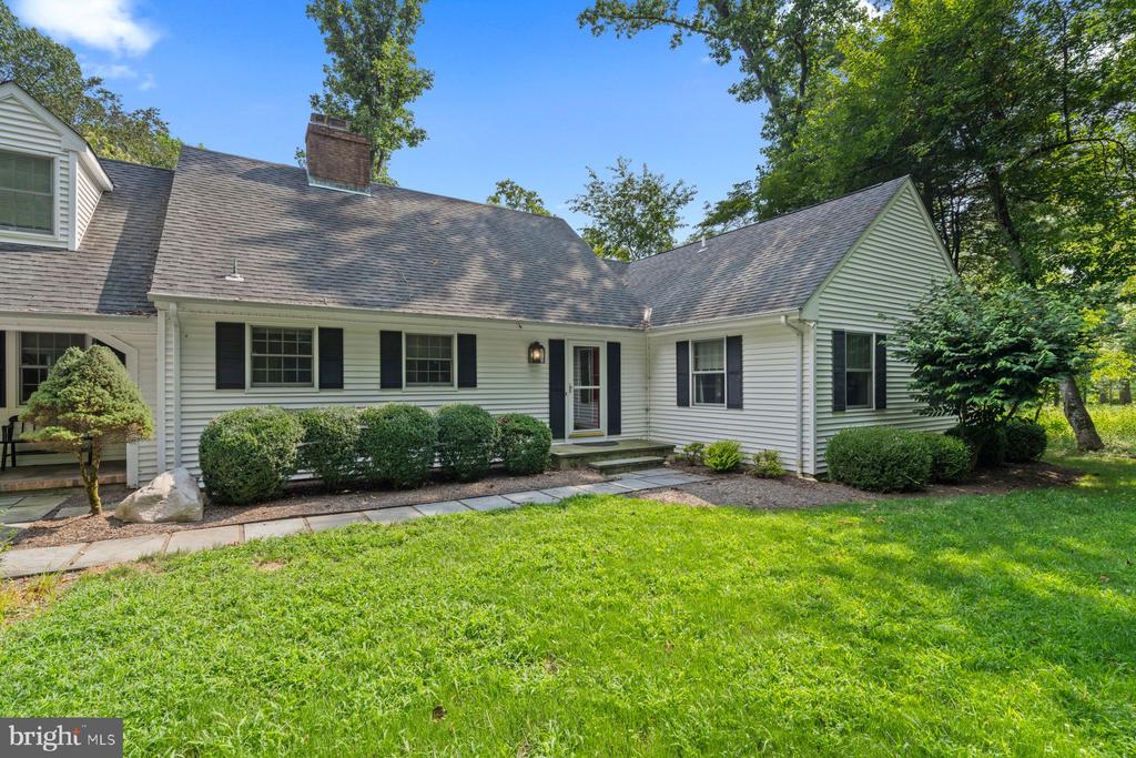 42 HARBOURTON WOODSVILLE