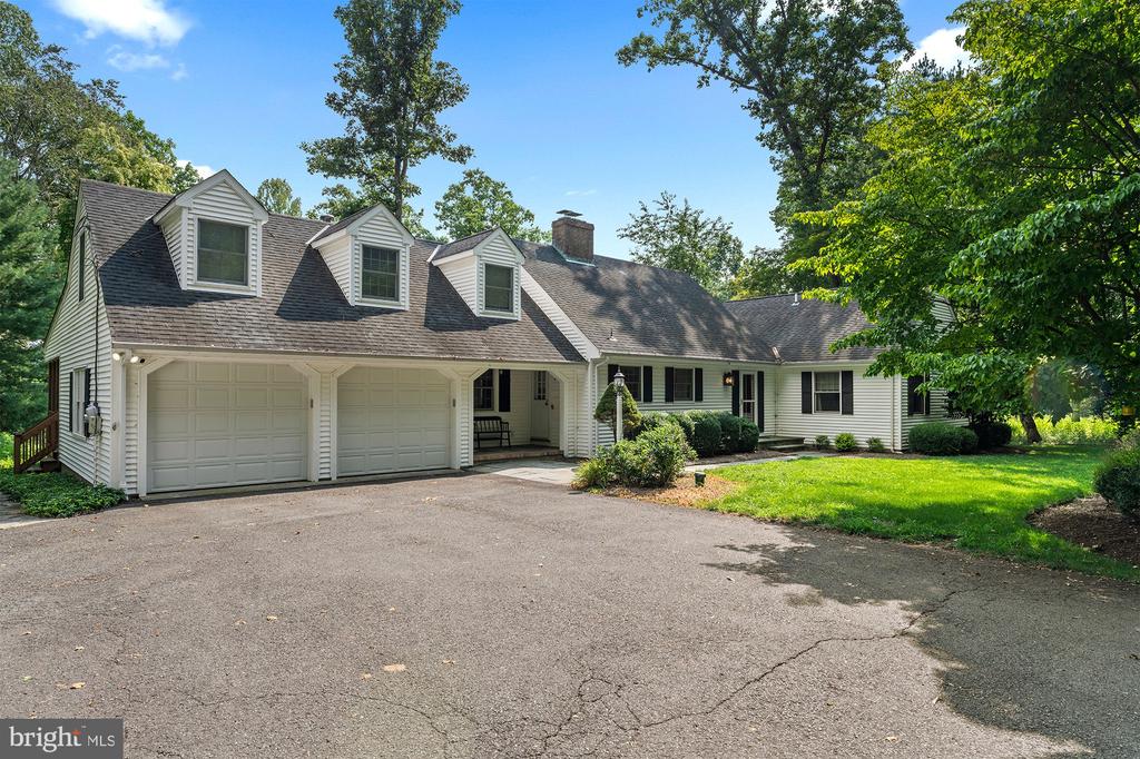 42 HARBOURTON WOODSVILLE