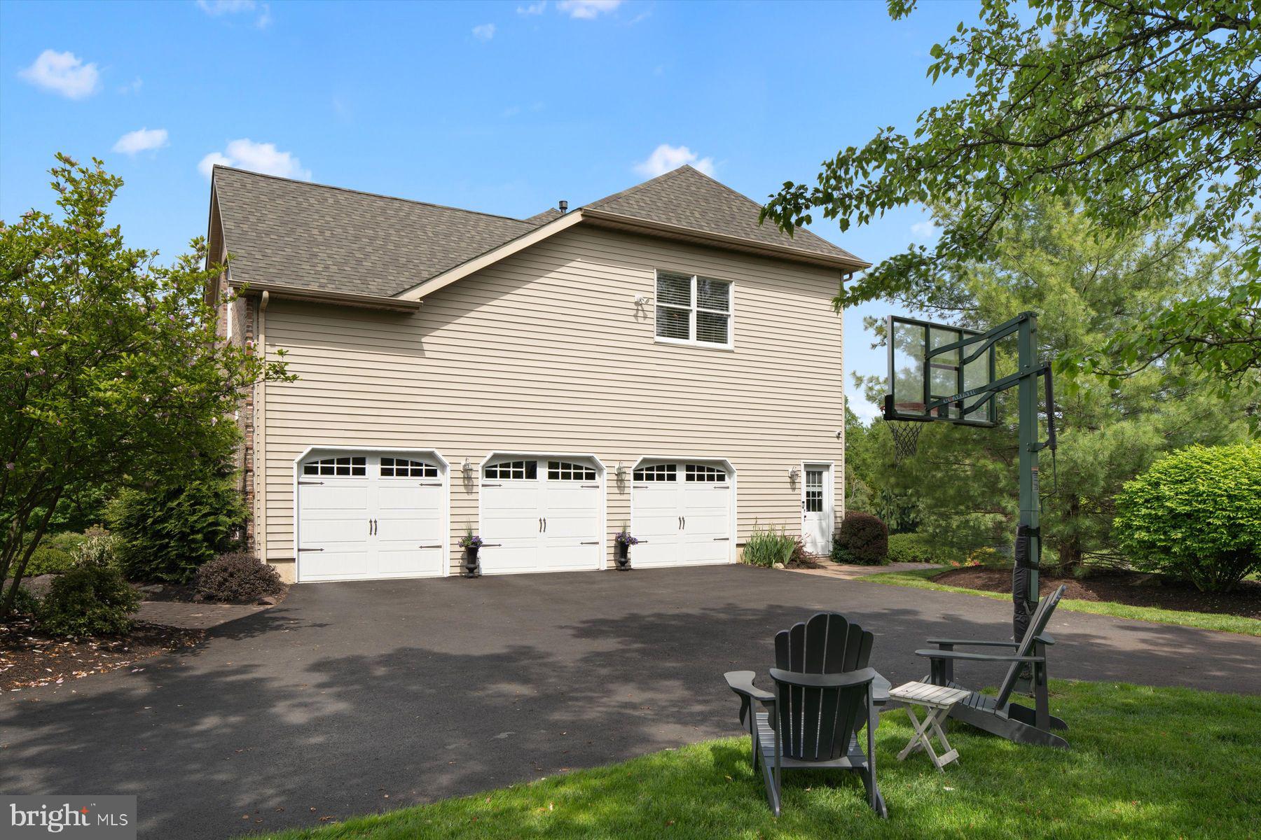 16 Hibbs Ln