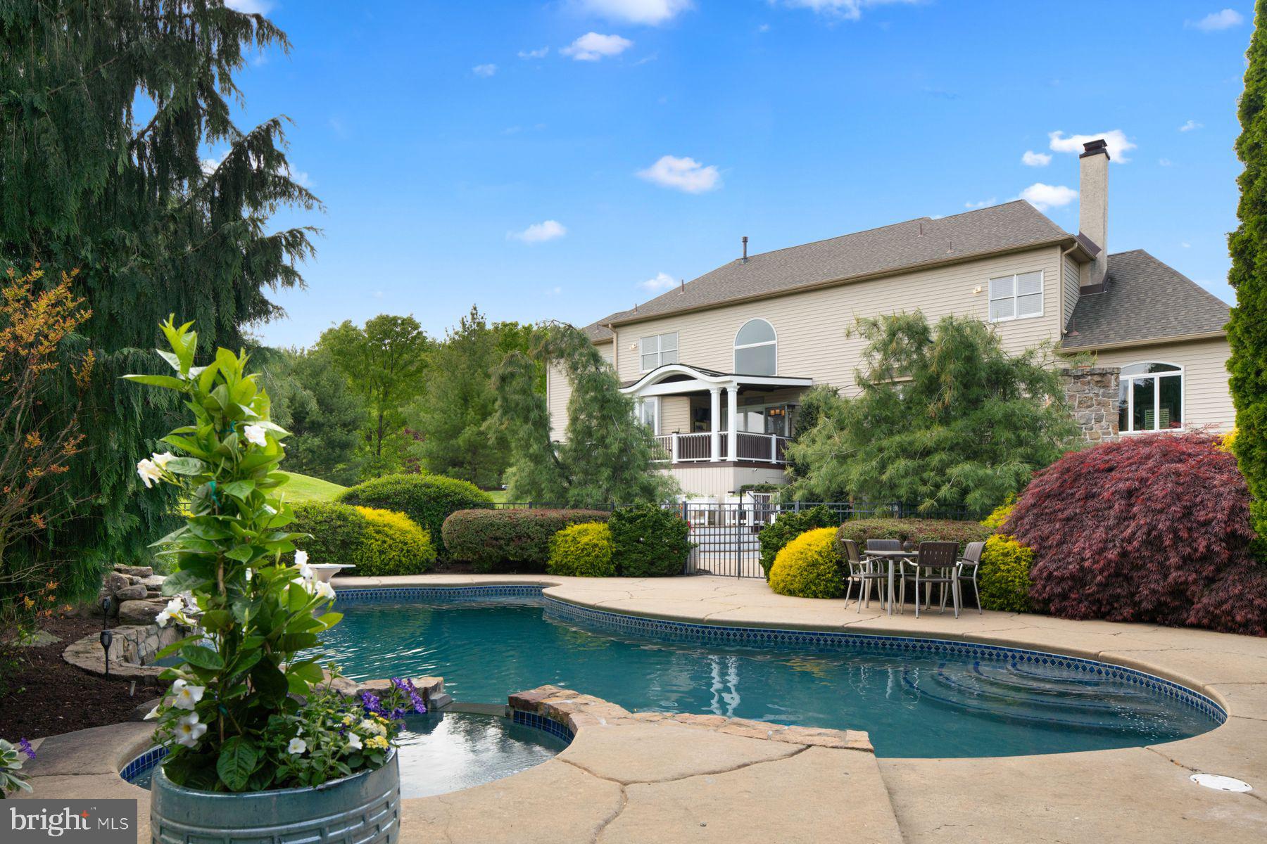 16 Hibbs Ln