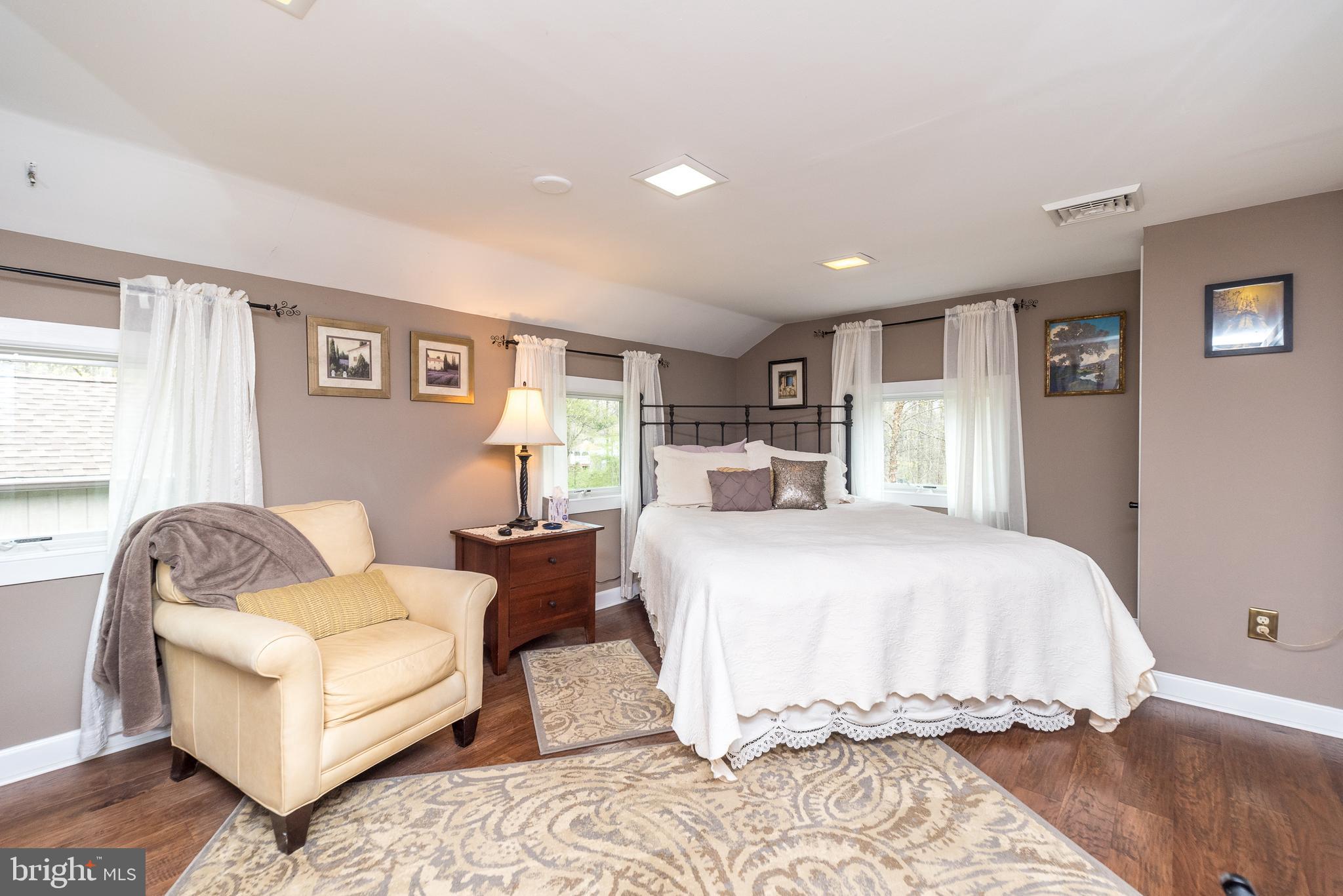 467 Lonely Cottage Rd