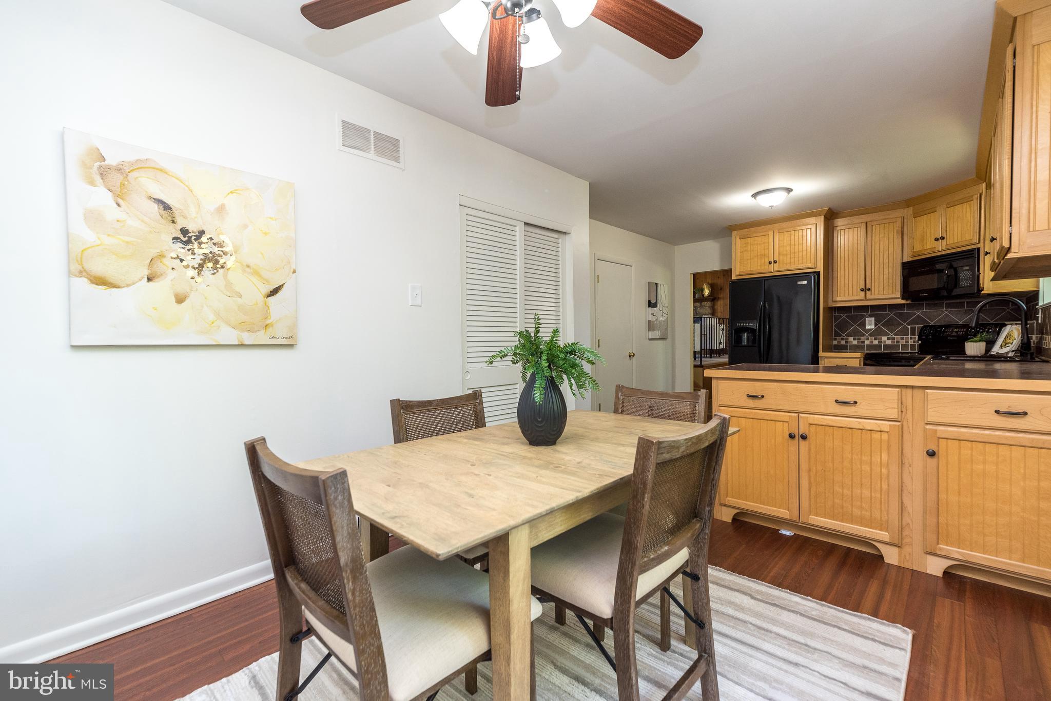 878 Sandy Ridge Rd E