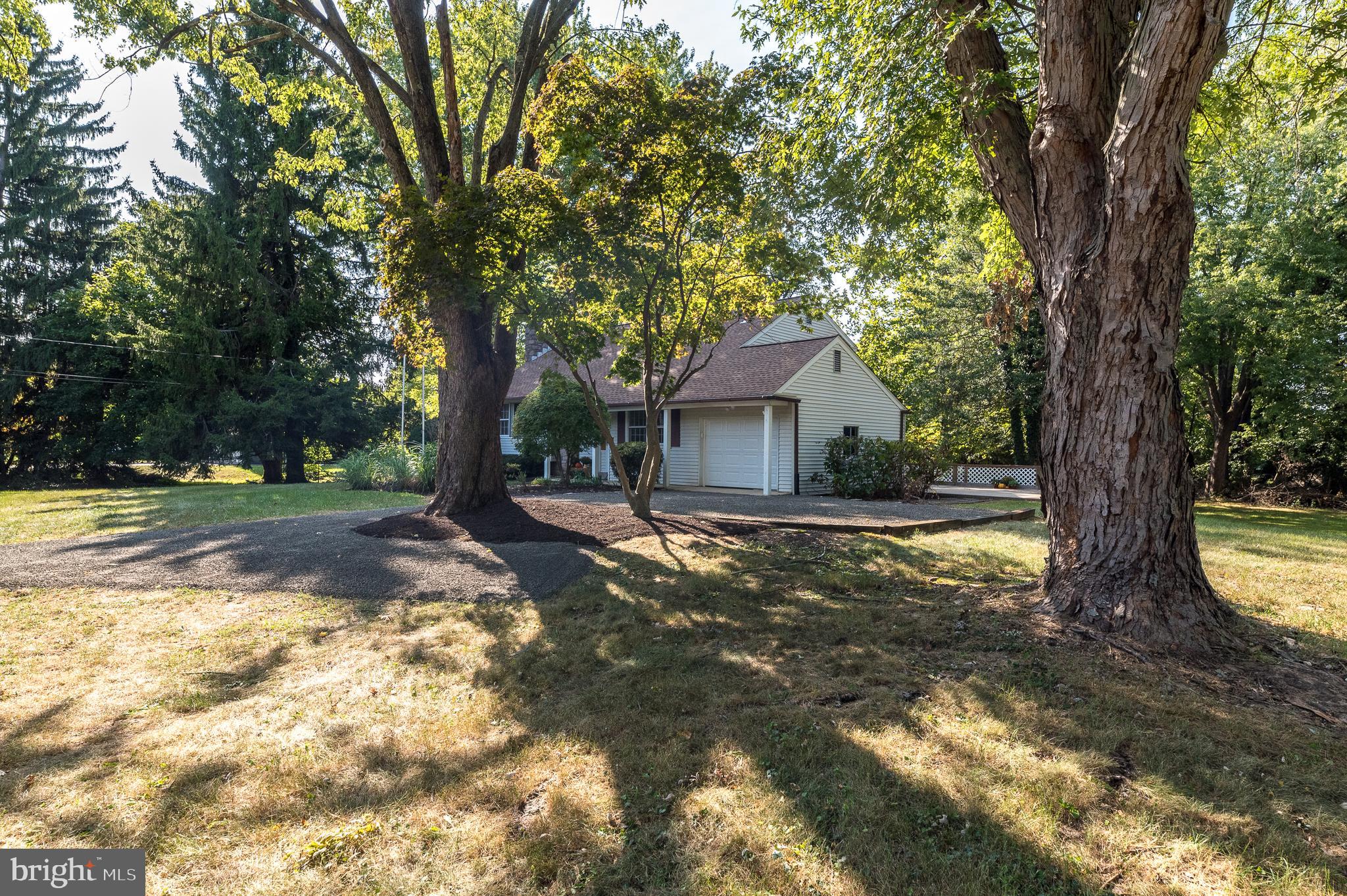 878 Sandy Ridge Rd E