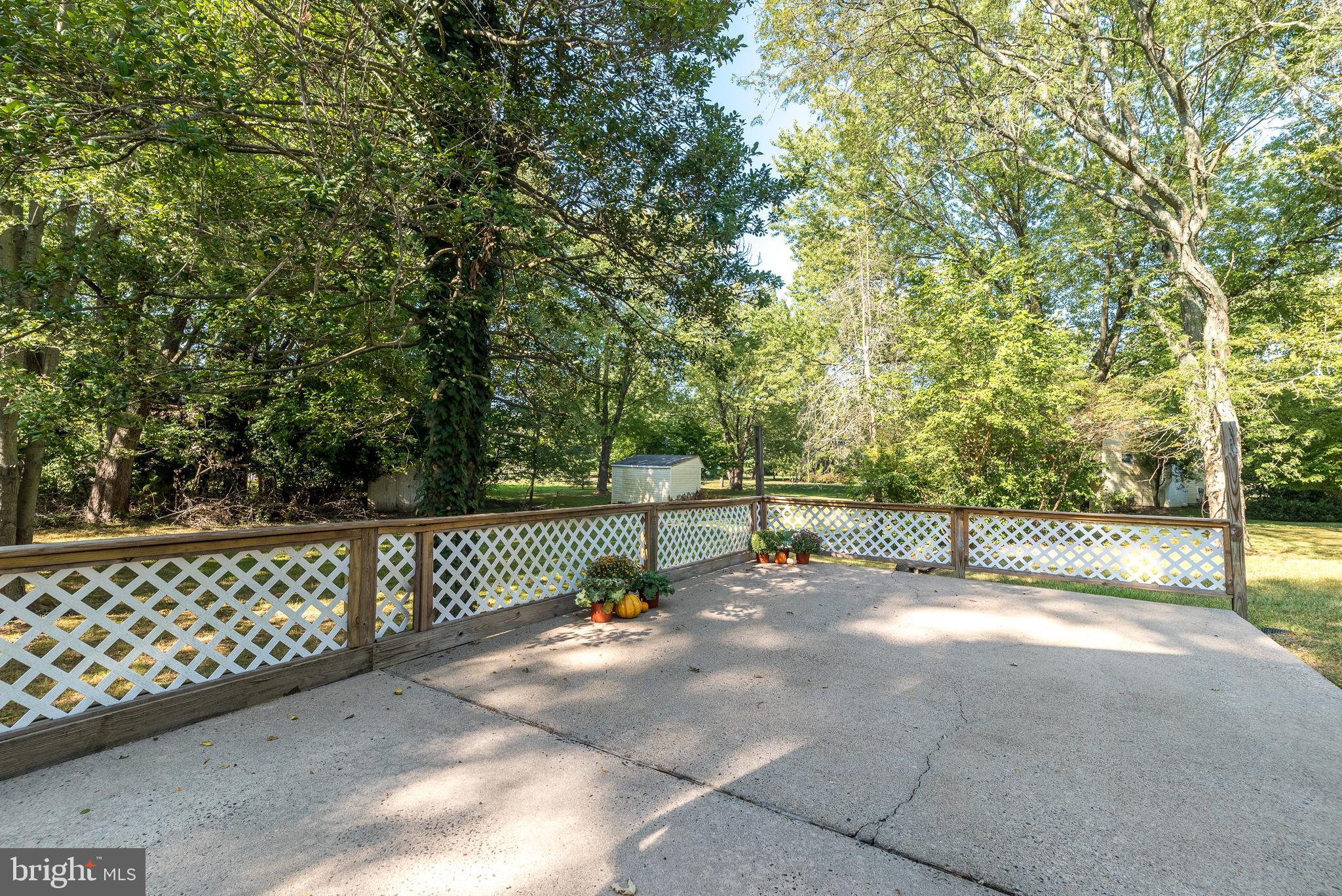 878 Sandy Ridge Rd E