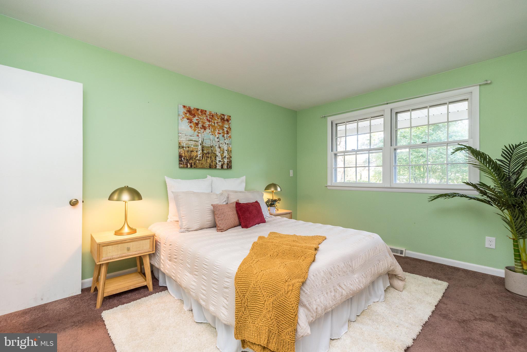 878 Sandy Ridge Rd E