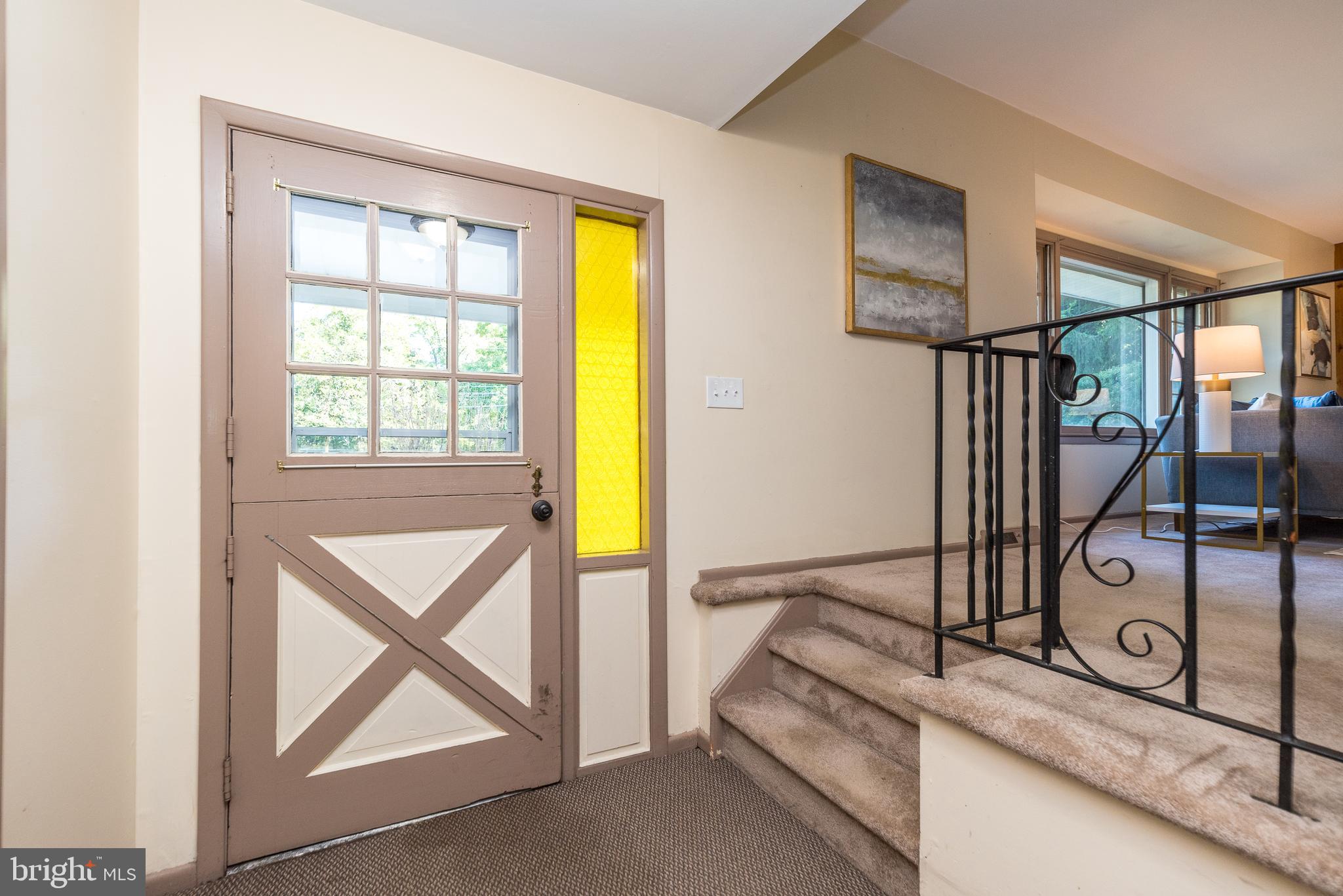 878 Sandy Ridge Rd E