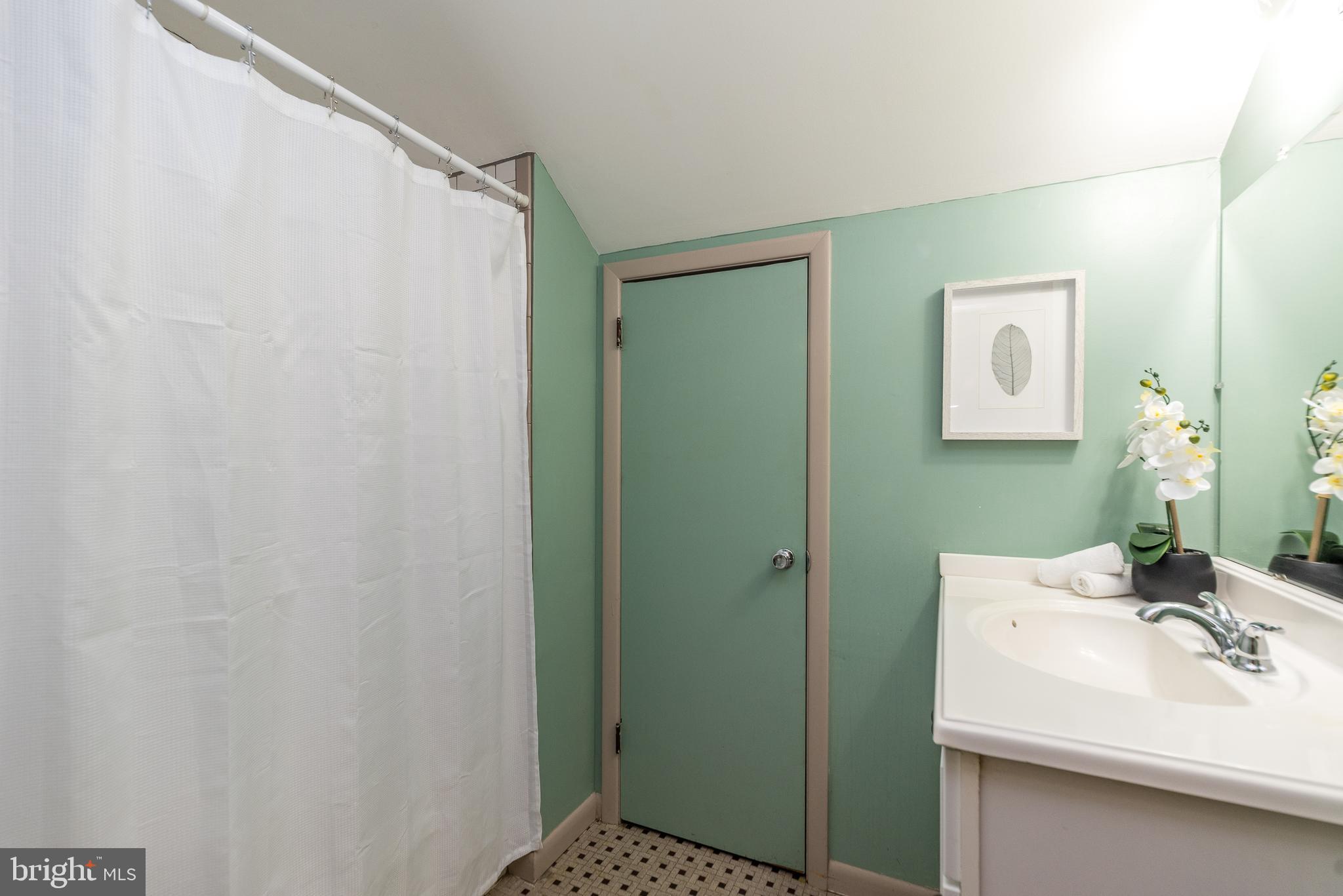 878 Sandy Ridge Rd E