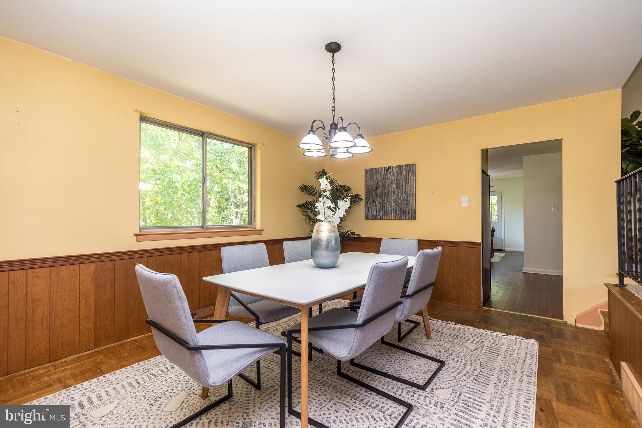 878 Sandy Ridge Rd E