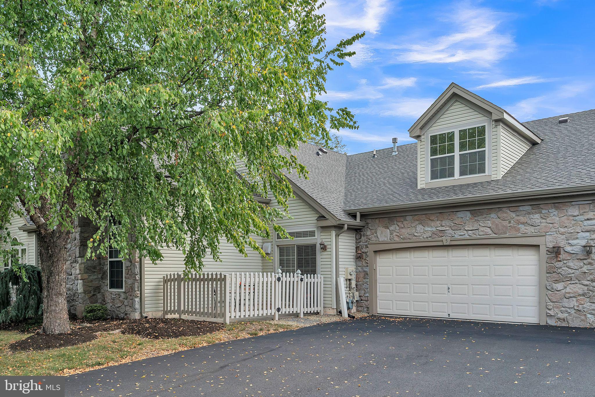 5 Legacy Oaks Dr