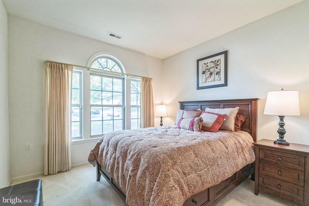 5 Legacy Oaks Dr