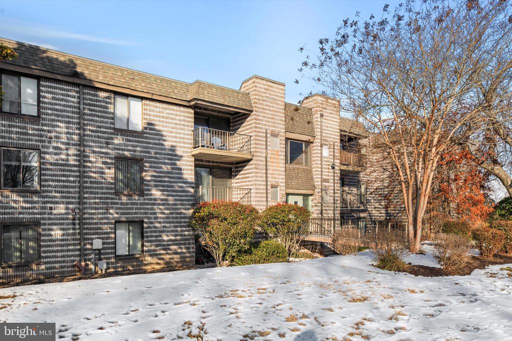 223 E Village Rd