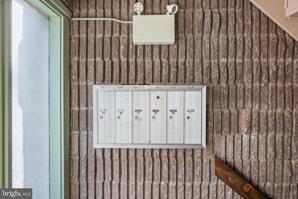 223 E Village Rd