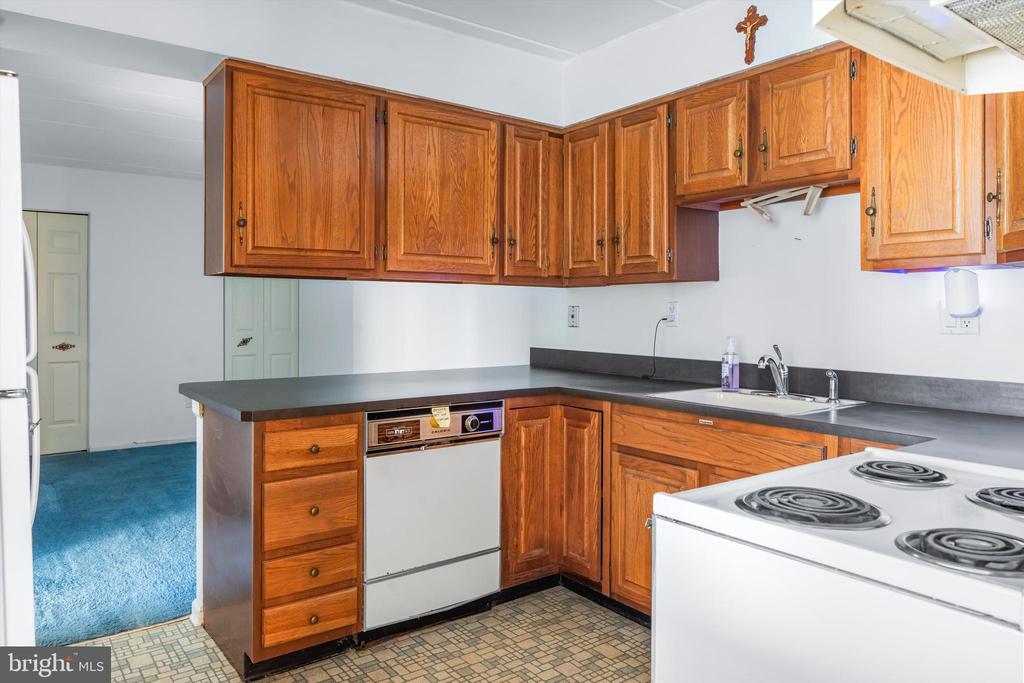 223 E Village Rd
