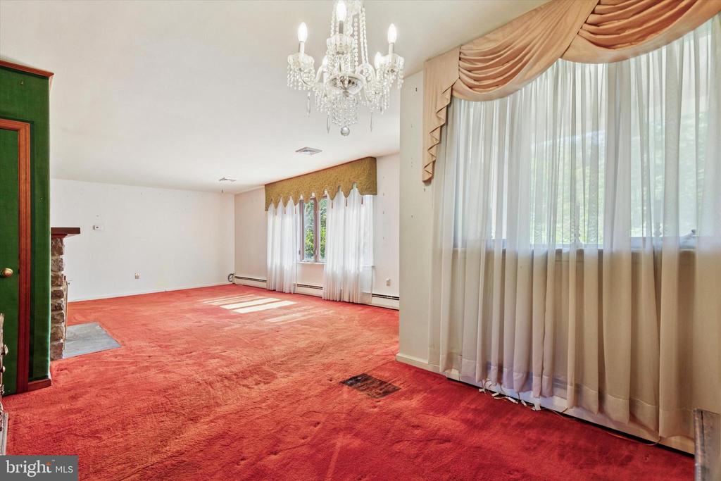 4270 SUNNYSIDE DRIVE