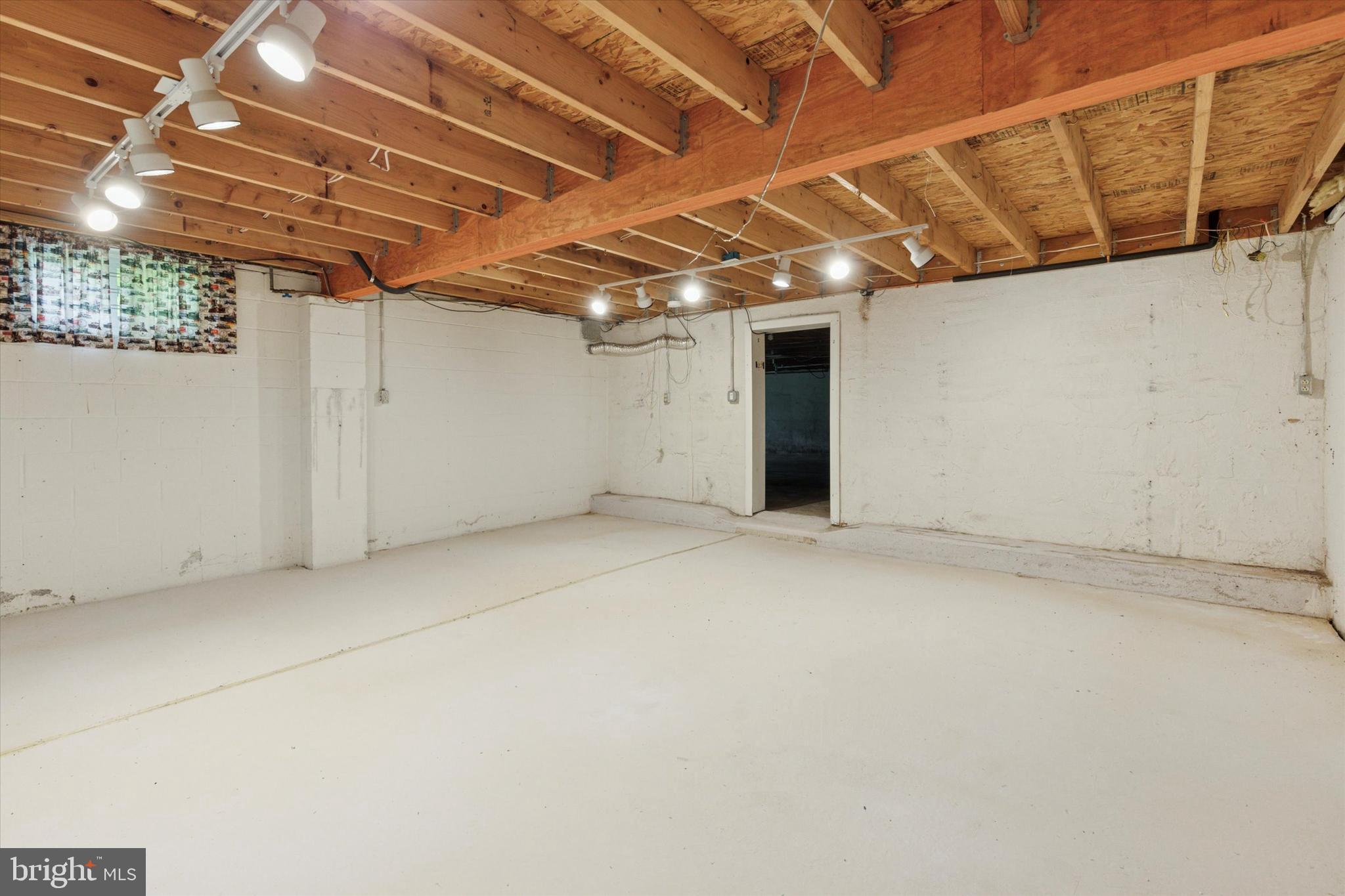 4270 SUNNYSIDE DRIVE