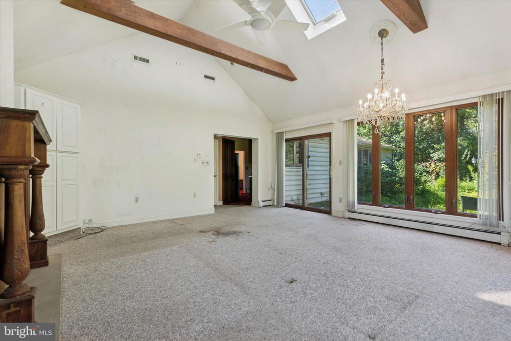 4270 SUNNYSIDE DRIVE
