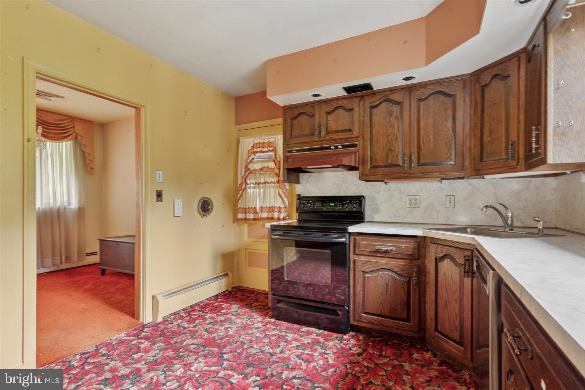 4270 SUNNYSIDE DRIVE