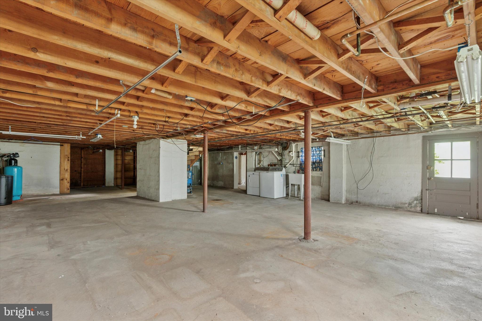 4270 SUNNYSIDE DRIVE