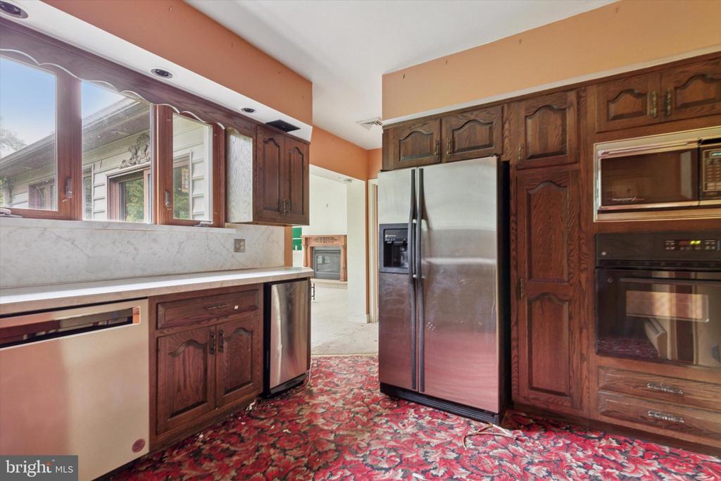 4270 SUNNYSIDE DRIVE