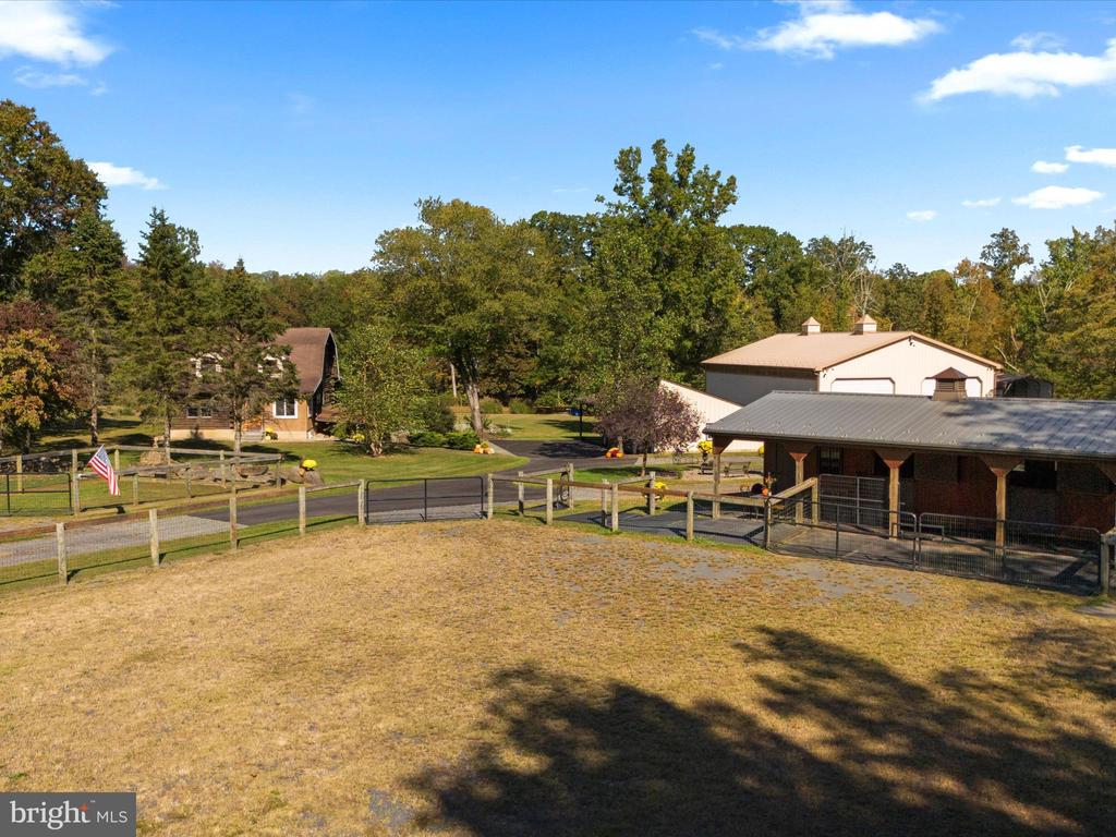 466 DEERWOOD LANE