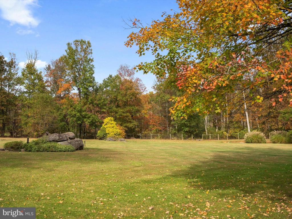 466 DEERWOOD LANE