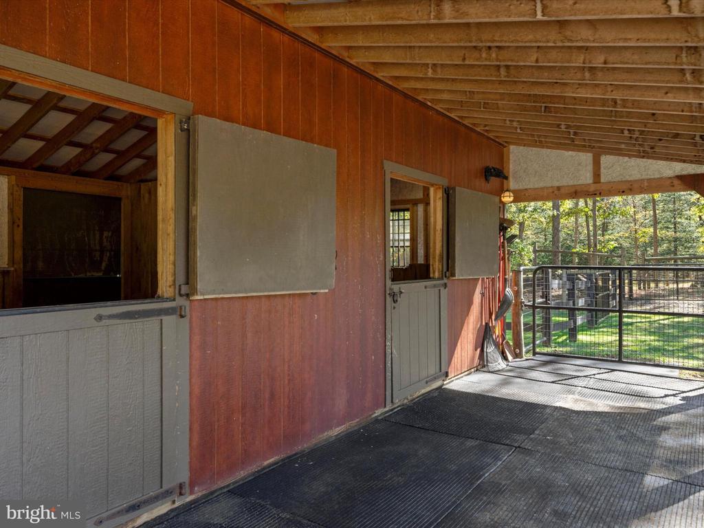 466 DEERWOOD LANE