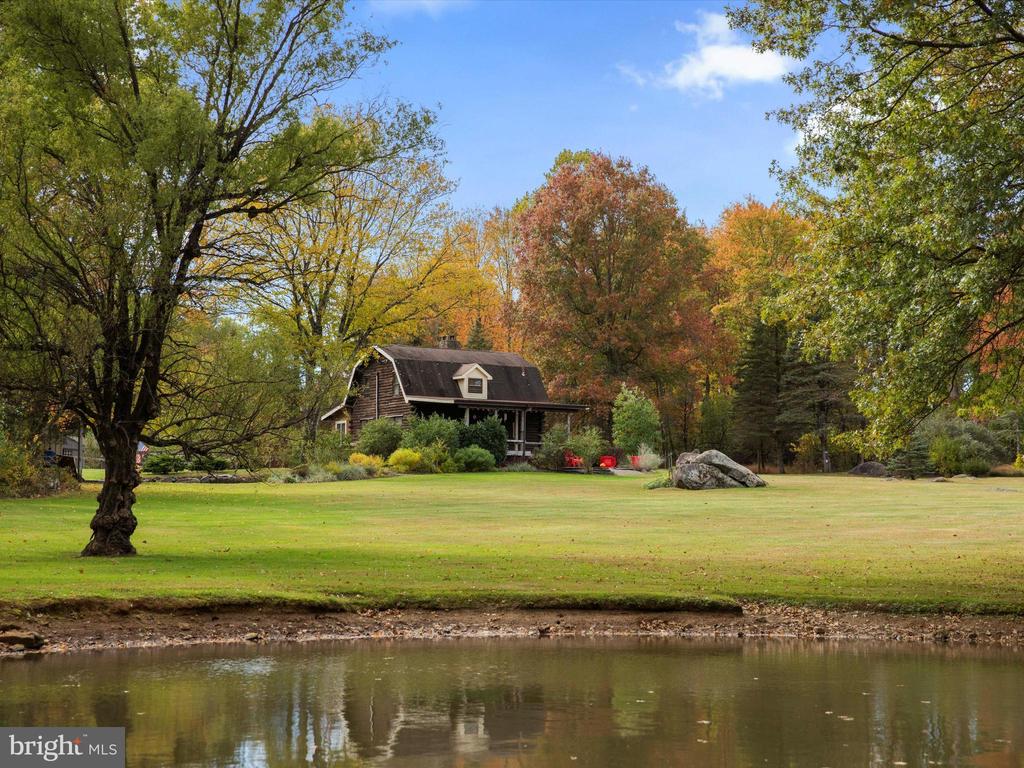 466 DEERWOOD LANE