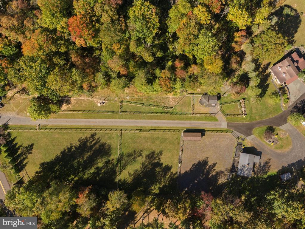 466 DEERWOOD LANE