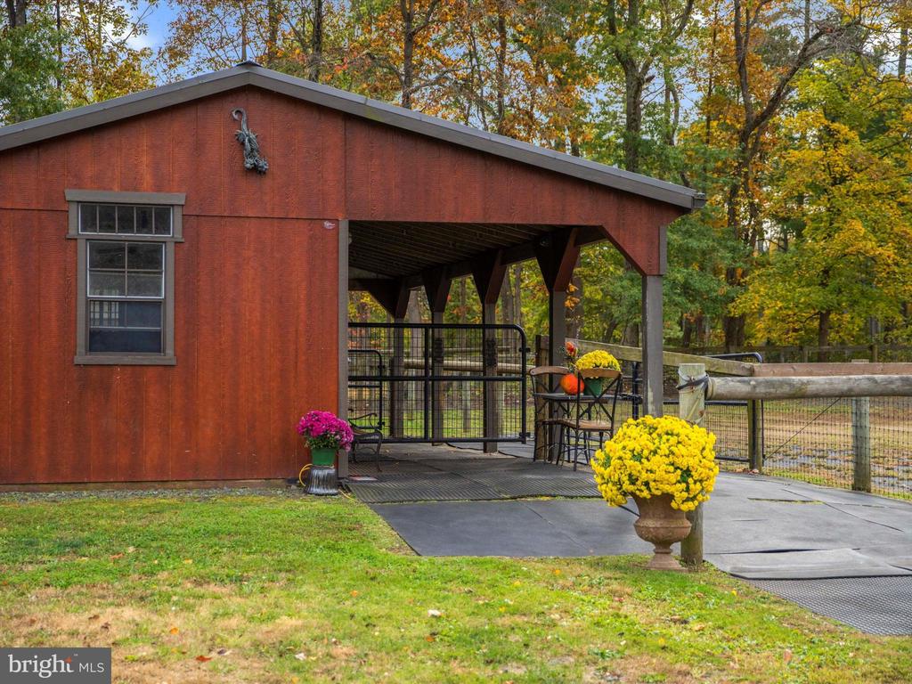 466 DEERWOOD LANE