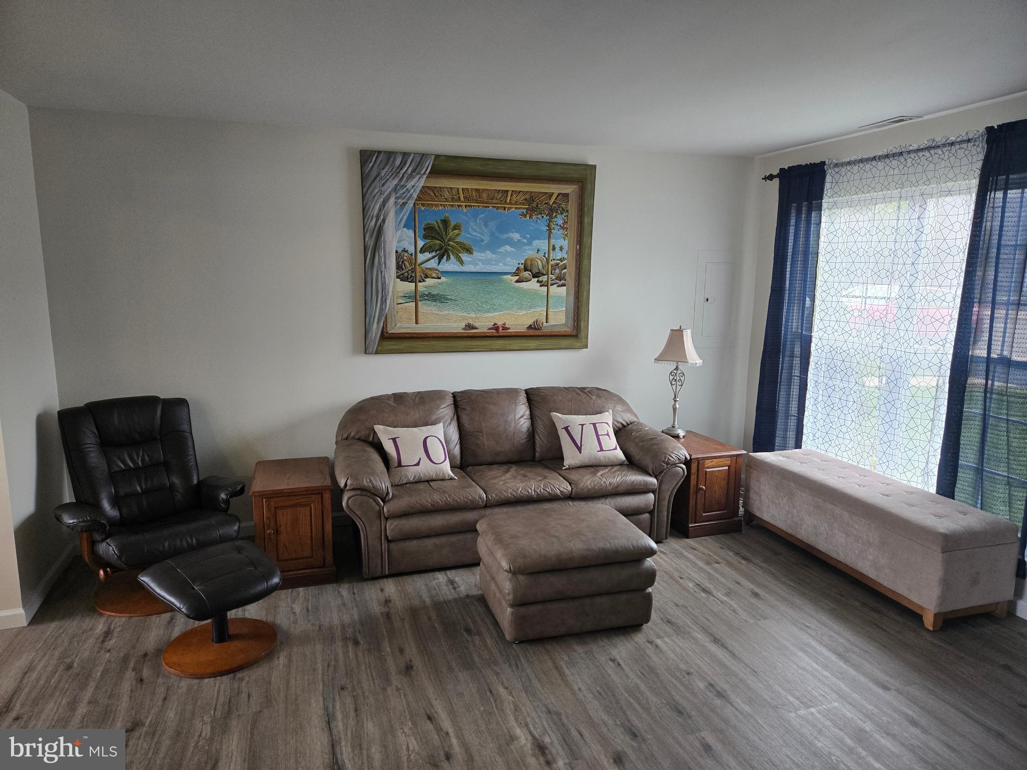 1221 GARDEN COURT