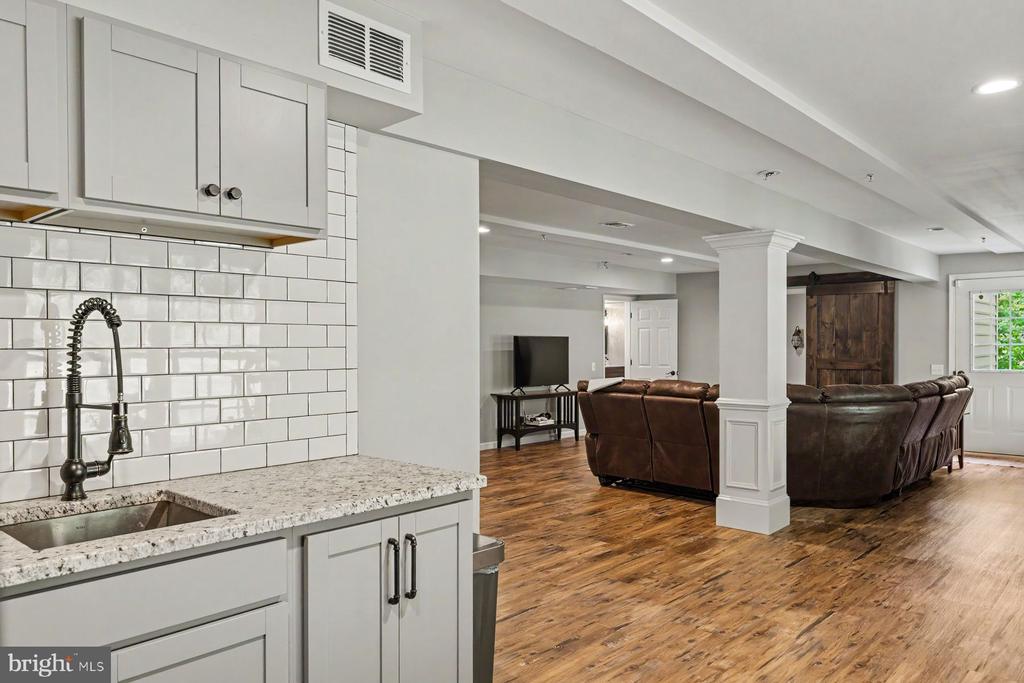2818 MOUNTAIN LAUREL DRIVE