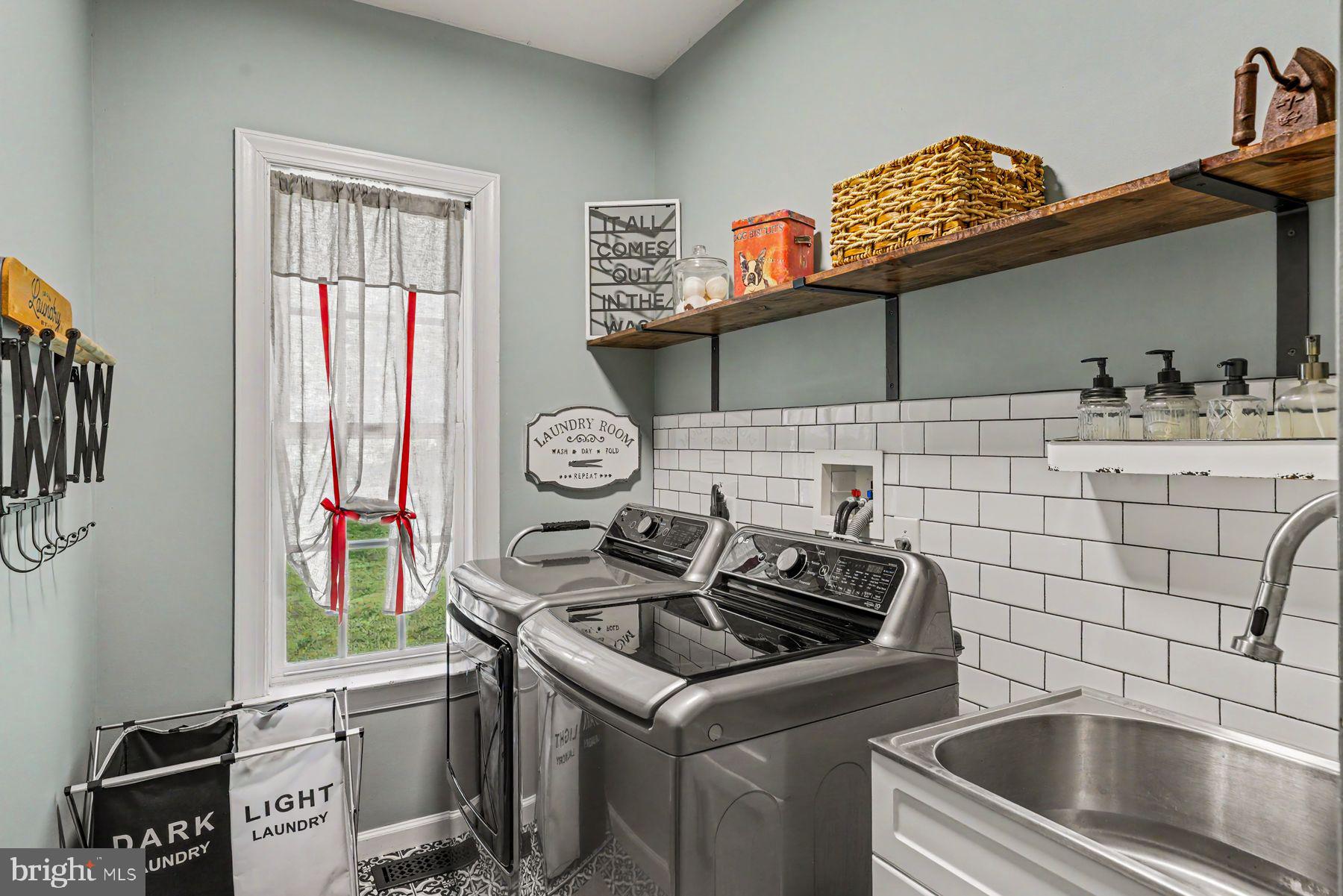 2818 MOUNTAIN LAUREL DRIVE