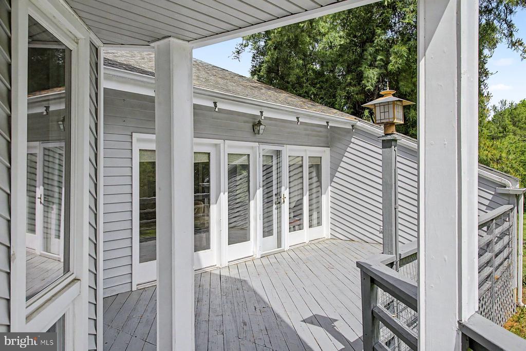5728 CARVERSVILLE ROAD