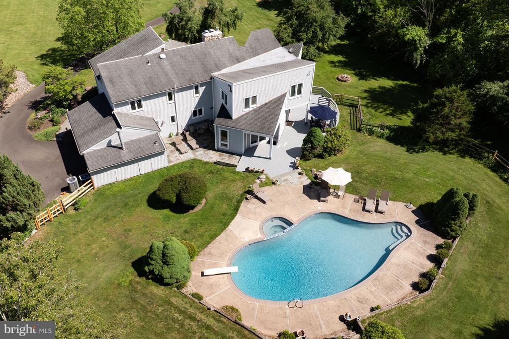 5728 CARVERSVILLE ROAD