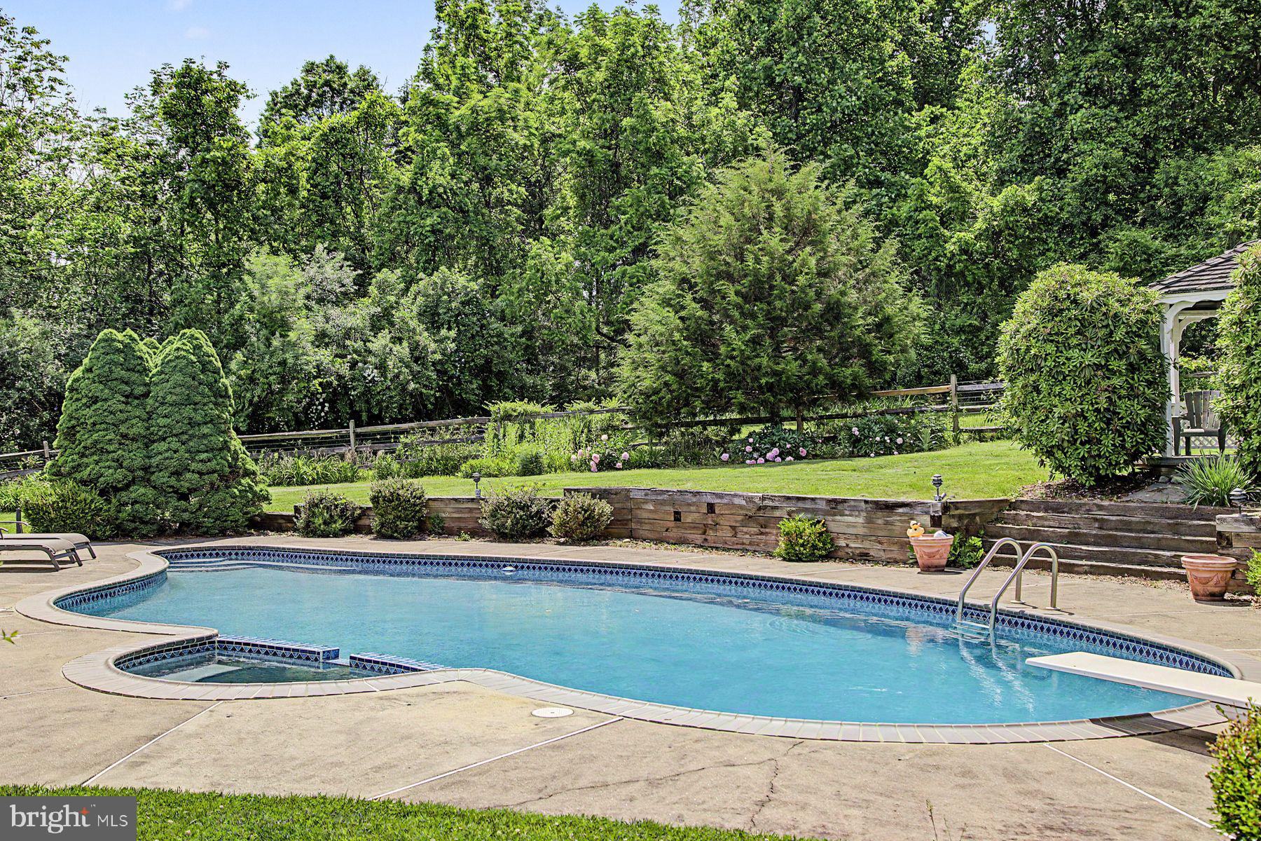 5728 CARVERSVILLE ROAD