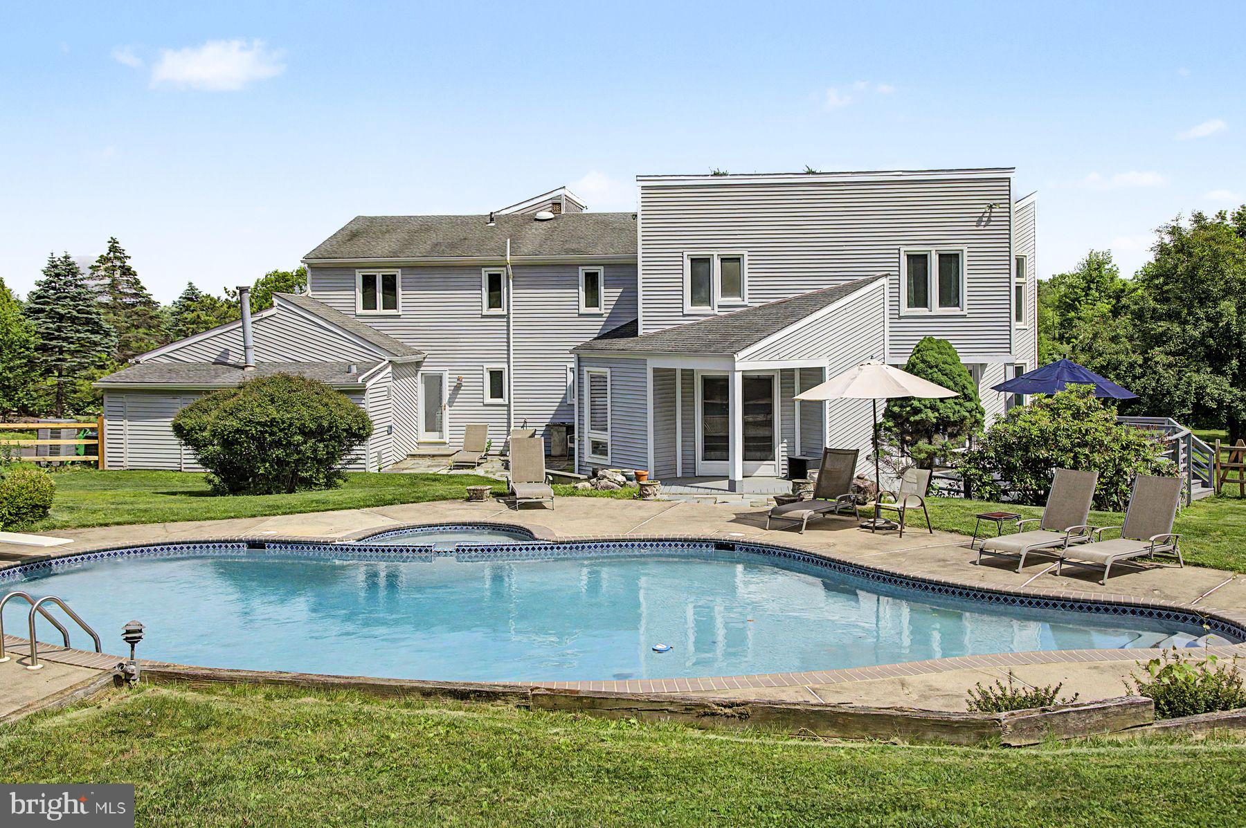 5728 CARVERSVILLE ROAD
